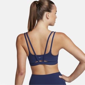 Nike Zenvy strappy sports bra